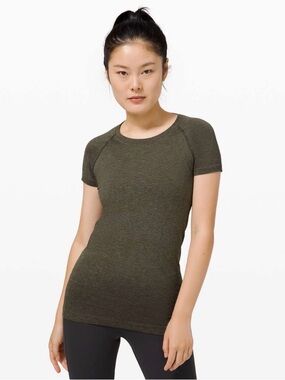 Lululemon✨Swiftly Tech Short Sleeve 2.0✨Grey Sage/Dark Olive